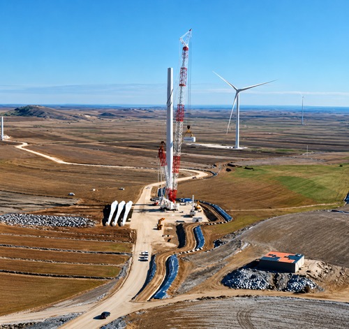 05_10_cjr-renewables-turbine-eoliene_1