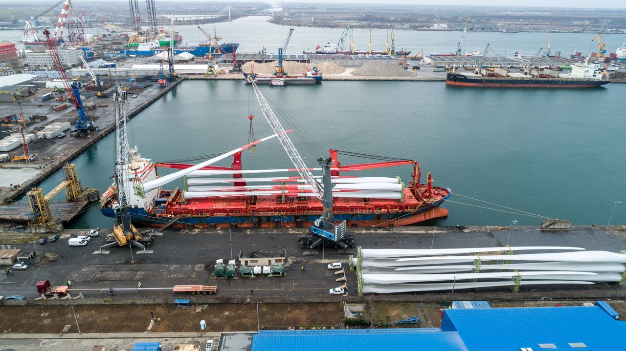 30_09_eastship-ms-transporturi-agabaritice-turbine-eoliene_4