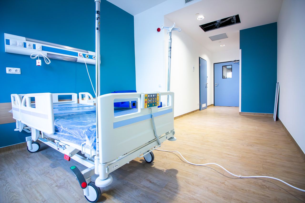 12_08_kadra-usi-medicale-spitale-noi_2