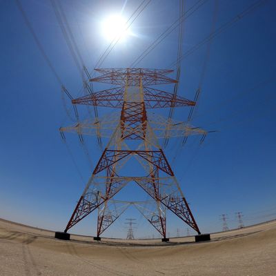 ELECTROMONTAJ: Lucrari de 40 milioane euro, LEA 400 kV Resita - Timisoara/Sacalaz