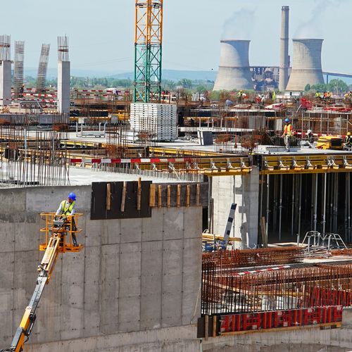 ANALIZĂ: Construcțiile de clădiri publice, între oportunități și presiuni financiare